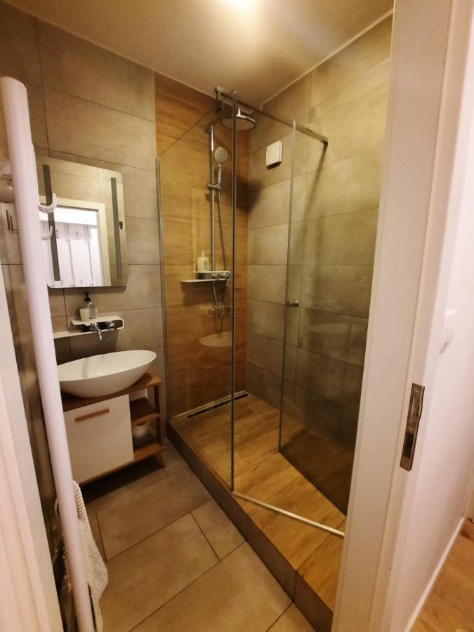 Apartment Klimka With Balcony, Free Wifi And Free Parking ブラチスラヴァ エクステリア 写真