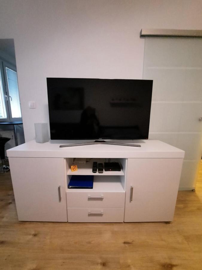 Apartment Klimka With Balcony, Free Wifi And Free Parking ブラチスラヴァ エクステリア 写真