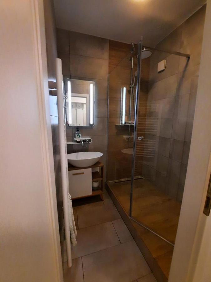 Apartment Klimka With Balcony, Free Wifi And Free Parking ブラチスラヴァ エクステリア 写真